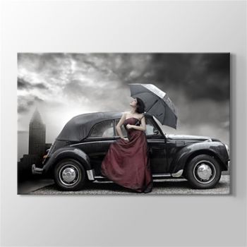 Siyah klasik araba ve şemsiyeli kadın Kanvas Tablo